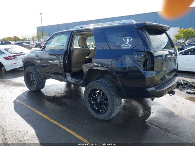 Toyota 4Runner Sr5 Image 4