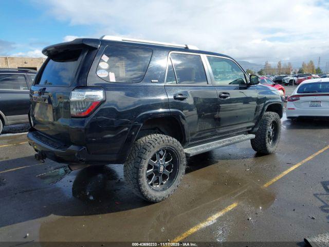 Toyota 4Runner Sr5 Image 3