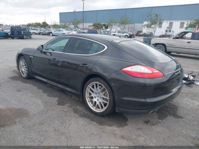 Porsche Panamera 4s Image 3