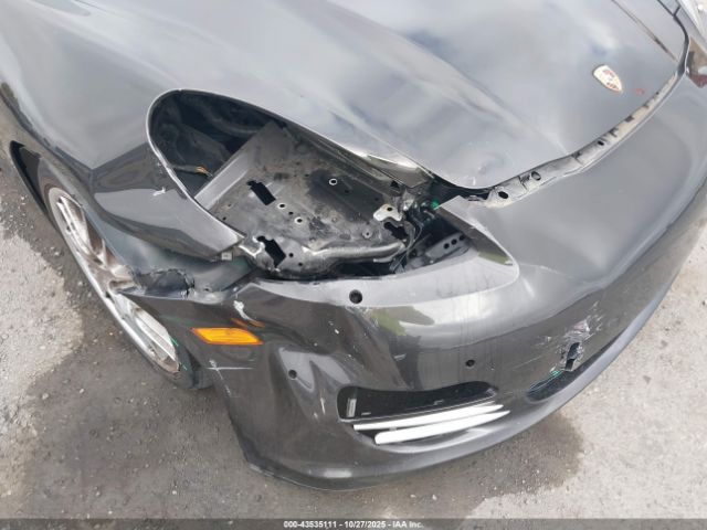 Porsche Panamera 4s Image 12