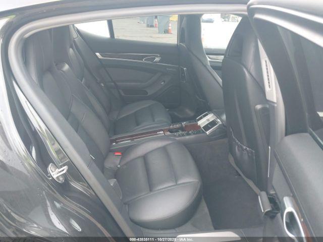 Porsche Panamera 4s Image 11