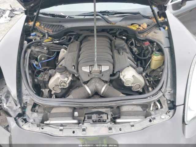 Porsche Panamera 4s Image 16