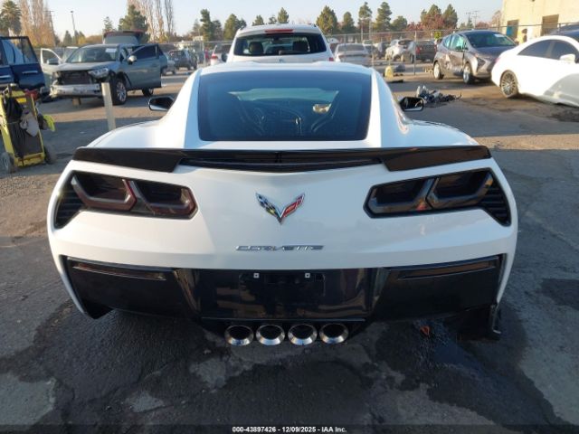 Chevrolet Corvette Stingray Image 2