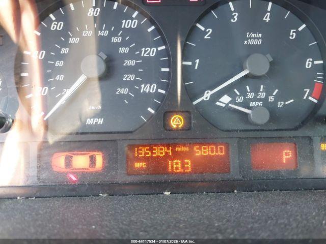 BMW 3 Series Image 11