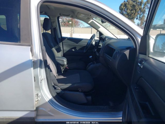 Jeep Compass Latitude Image 12