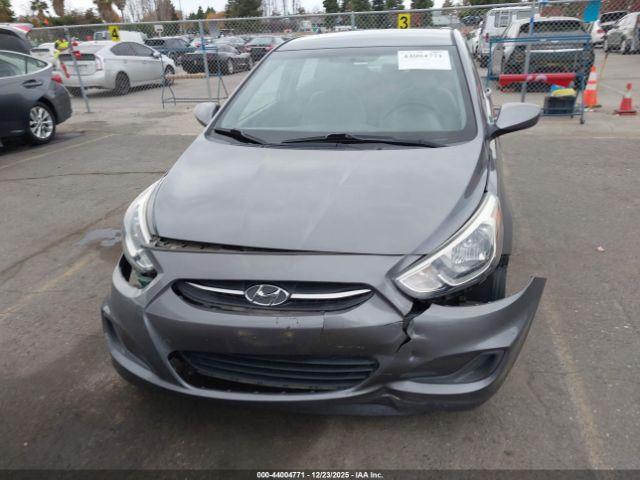Hyundai ACCENT Gls Image 11