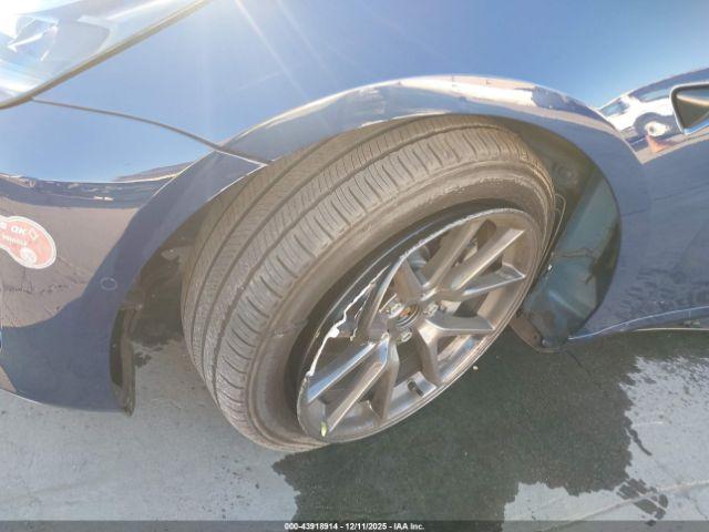 Tesla Model 3 Long Range Dual Motor All-wheel Drive Image 10