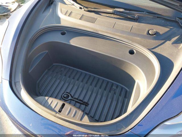 Tesla Model 3 Long Range Dual Motor All-wheel Drive Image 11