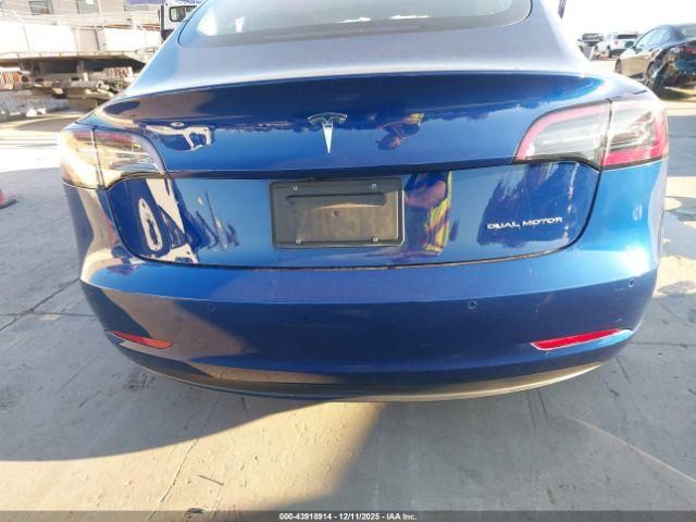 Tesla Model 3 Long Range Dual Motor All-wheel Drive Image 3